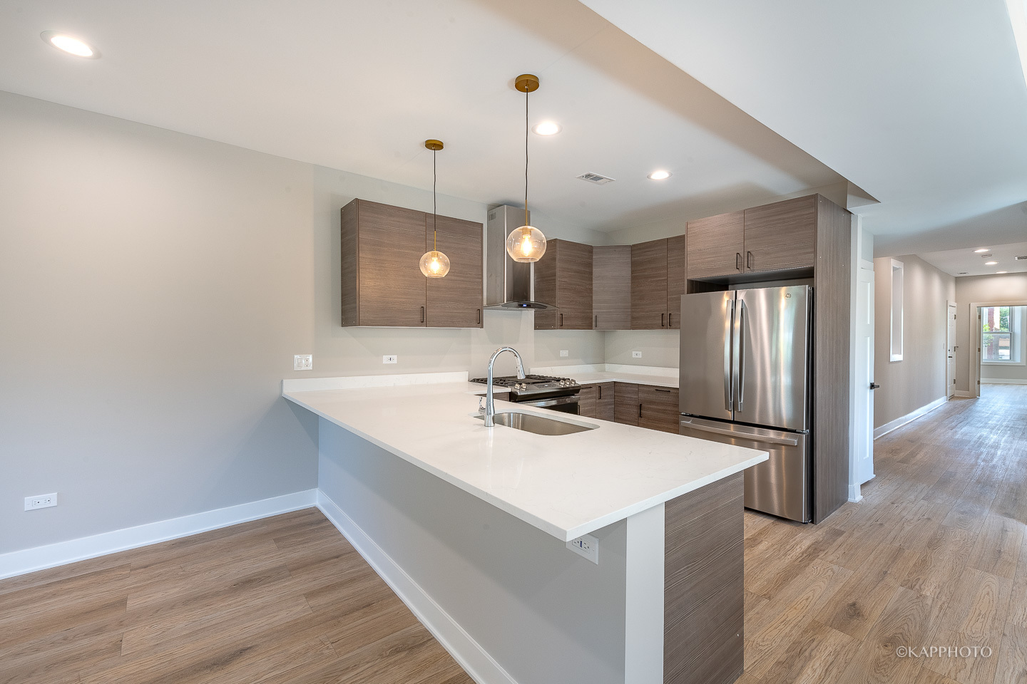 4152 S Prairie Avenue Unit: 3