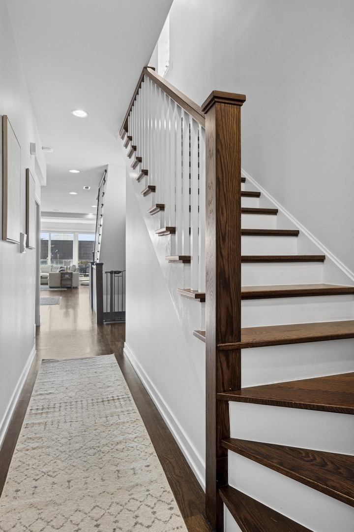 2467 N Clybourn Avenue Unit: 3