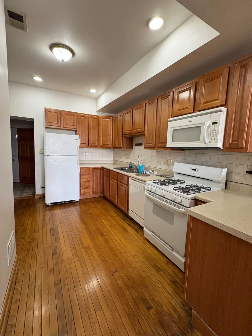 1202 W Huron Street Unit: 1