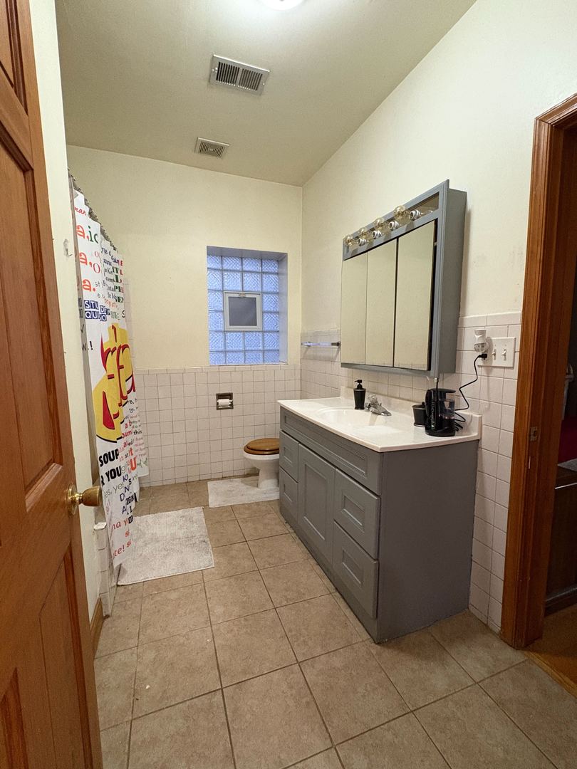 1202 W Huron Street Unit: 1