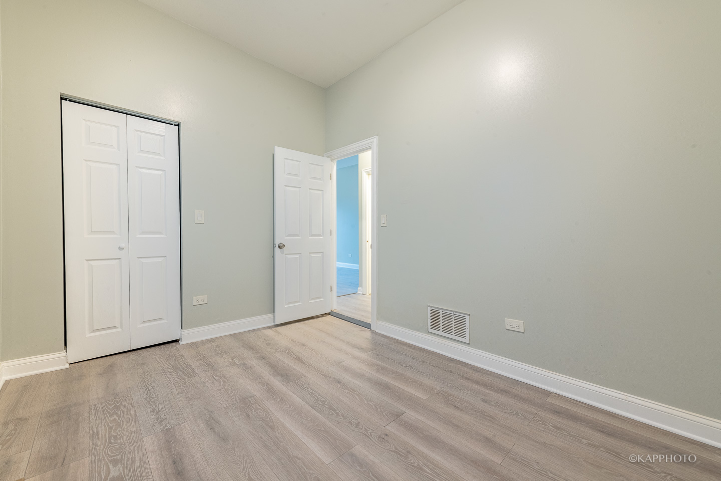 4454 S Shields Avenue