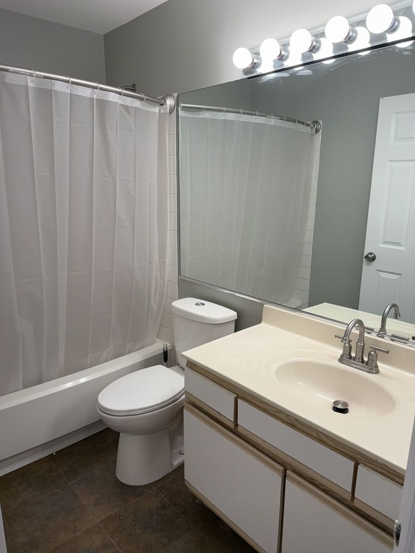 1390 Golden Oaks Parkway