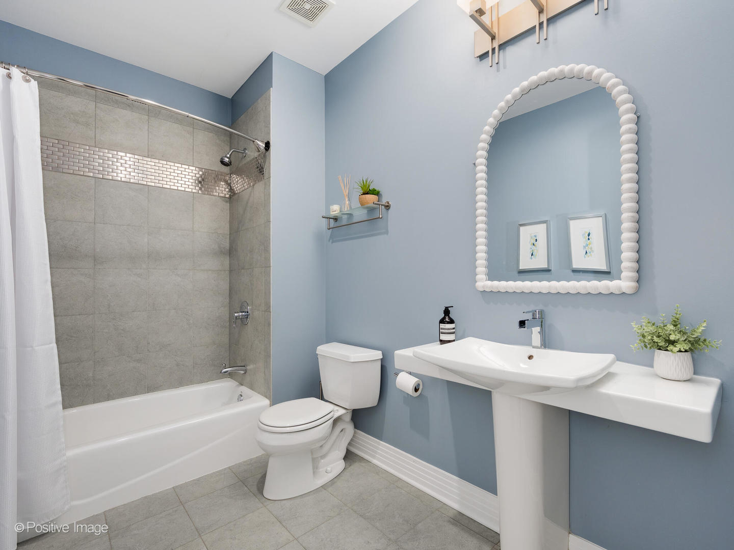 1055 W Monroe Street Unit: B