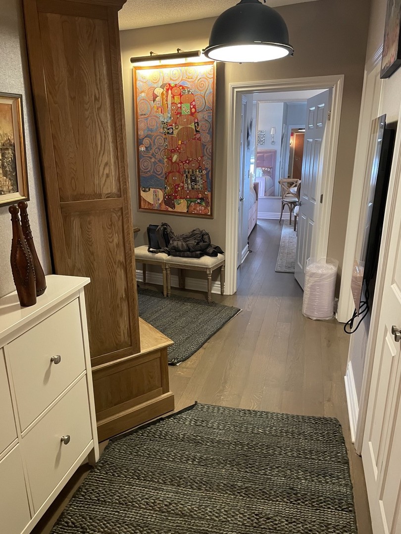 1717 S PRAIRIE Avenue Unit: 1706