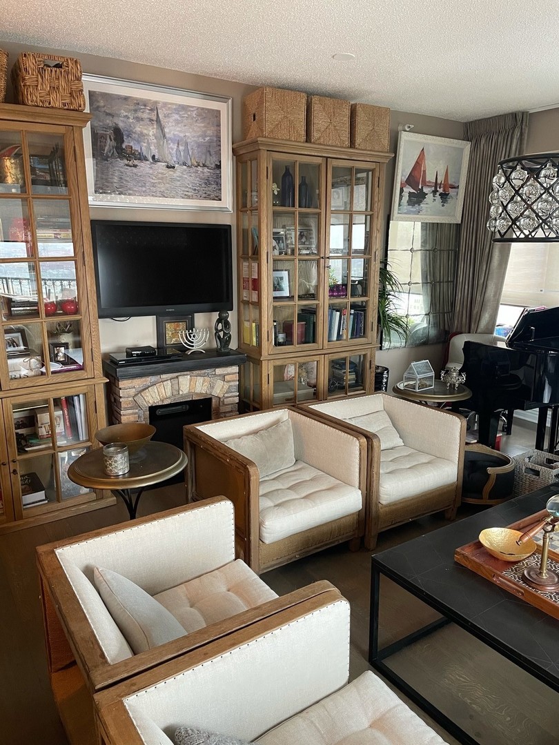 1717 S PRAIRIE Avenue Unit: 1706