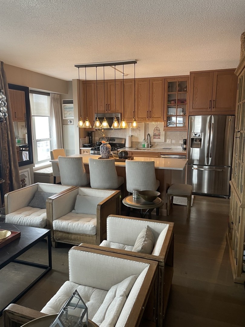 1717 S PRAIRIE Avenue Unit: 1706