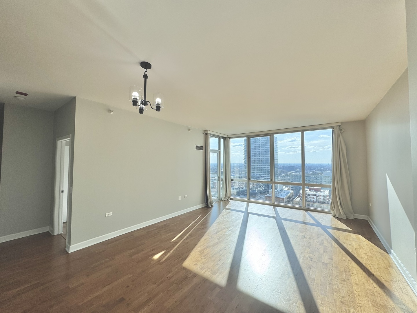 1629 S Prairie Avenue Unit: 2010