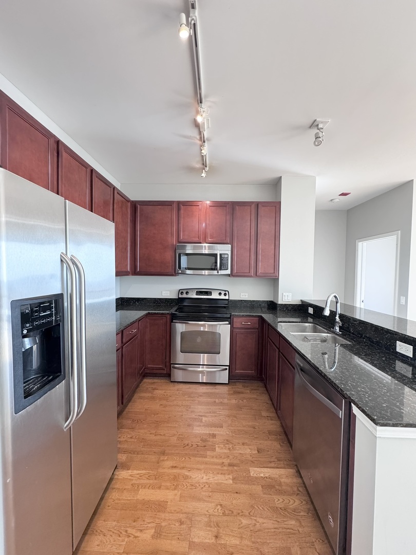 1629 S Prairie Avenue Unit: 2010