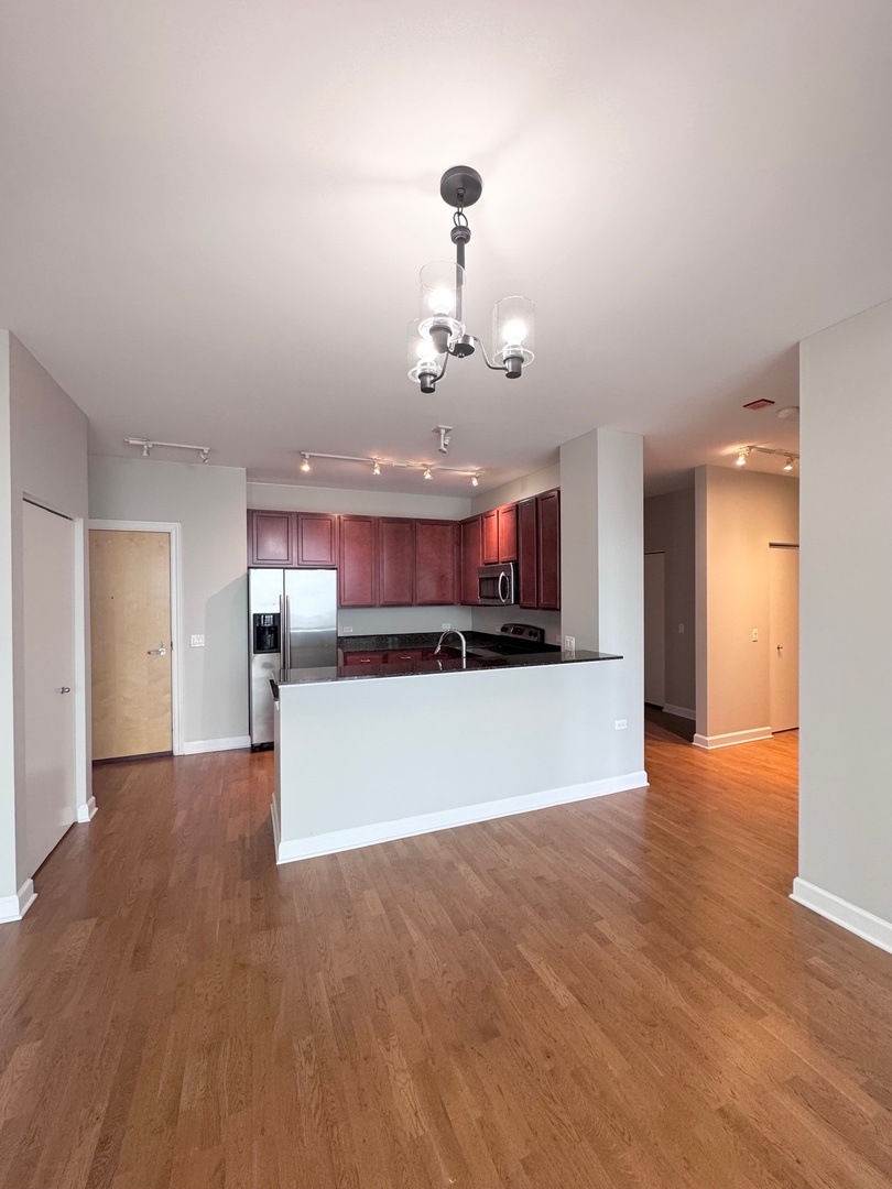 1629 S Prairie Avenue Unit: 2010