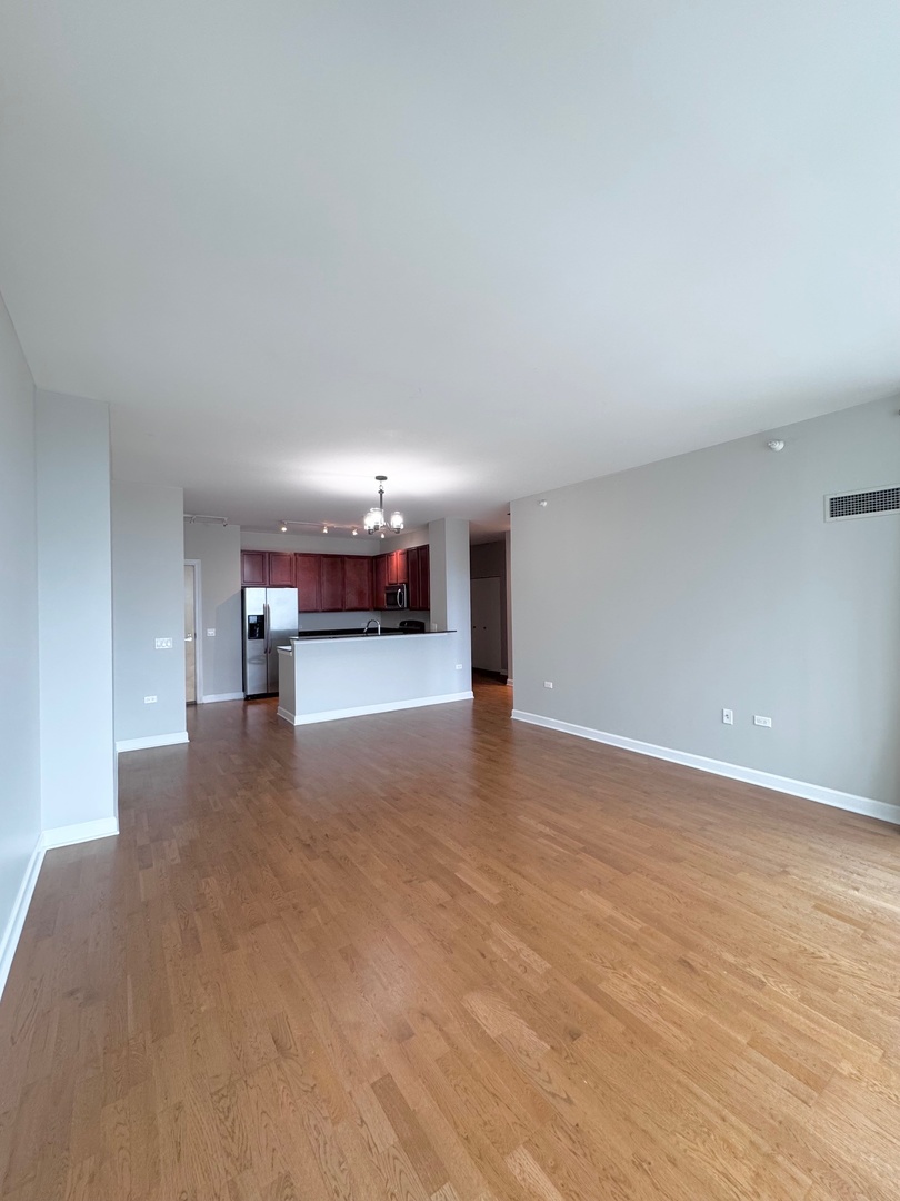 1629 S Prairie Avenue Unit: 2010