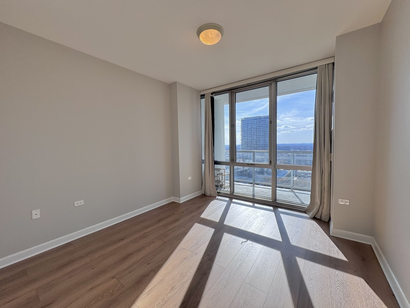 1629 S Prairie Avenue Unit: 2010