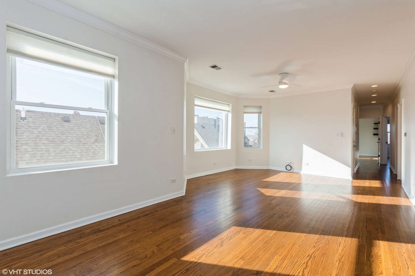 3839 N Western Avenue Unit: 301