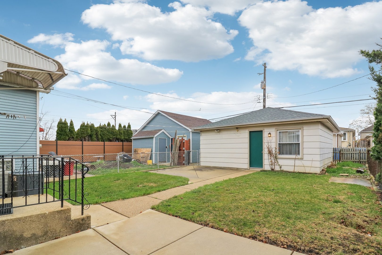 3319 N Ozanam Avenue