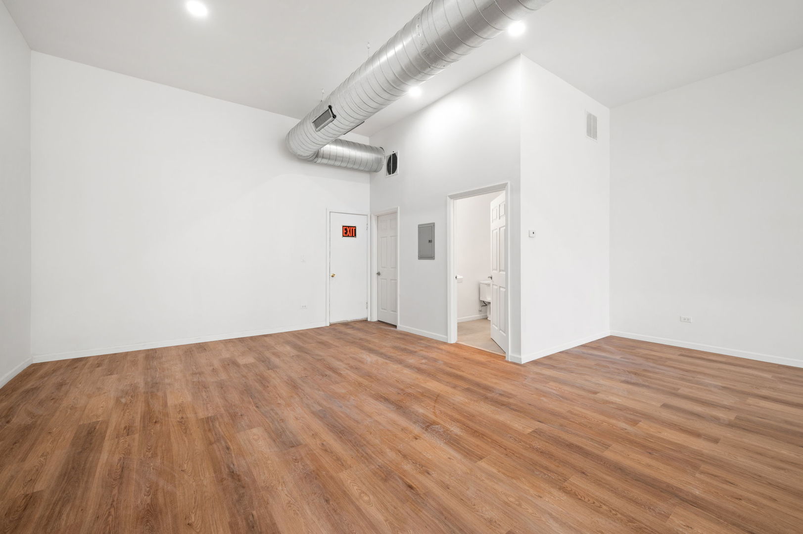 1823 W Chicago Avenue