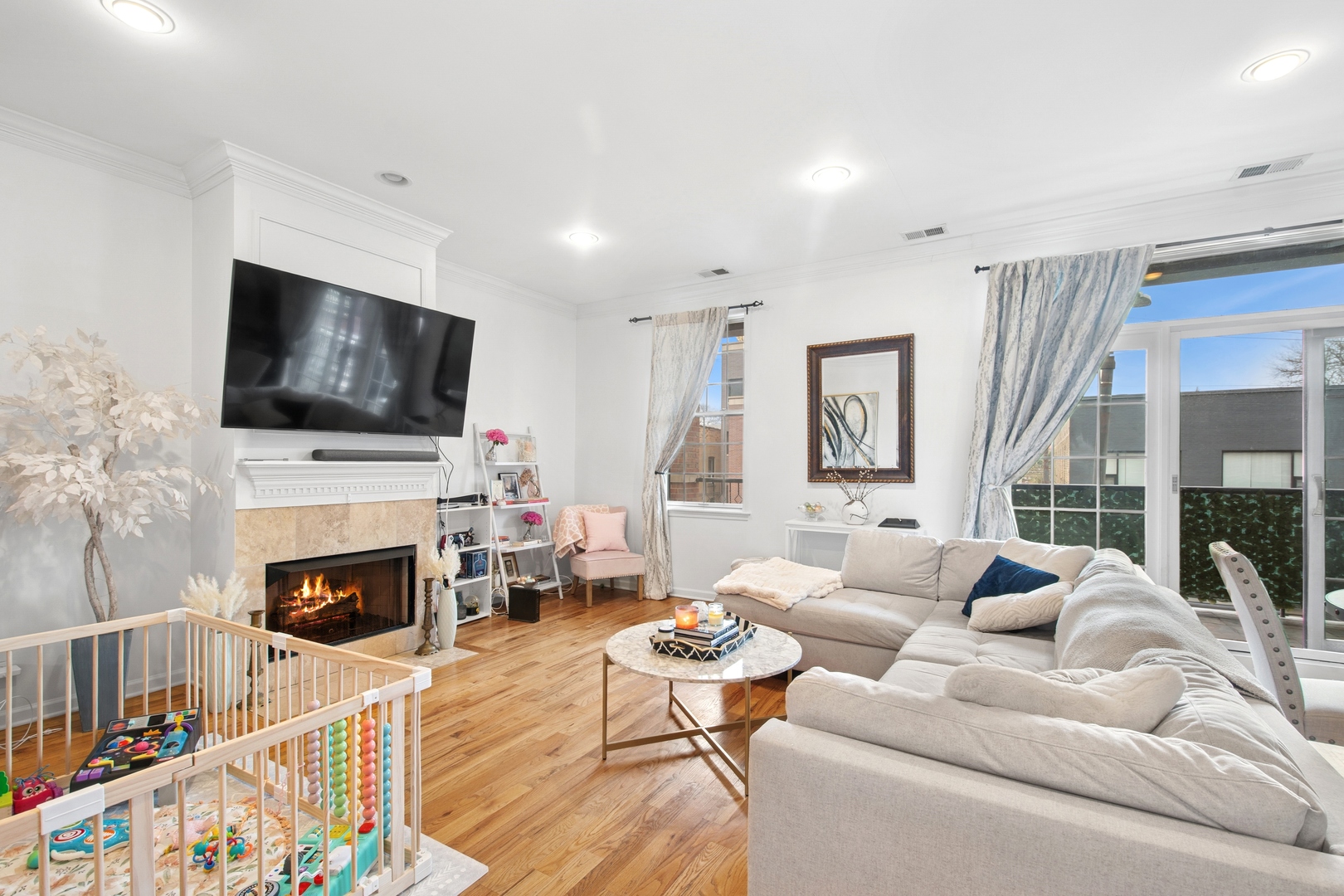 3643 W Belmont Avenue Unit: 2