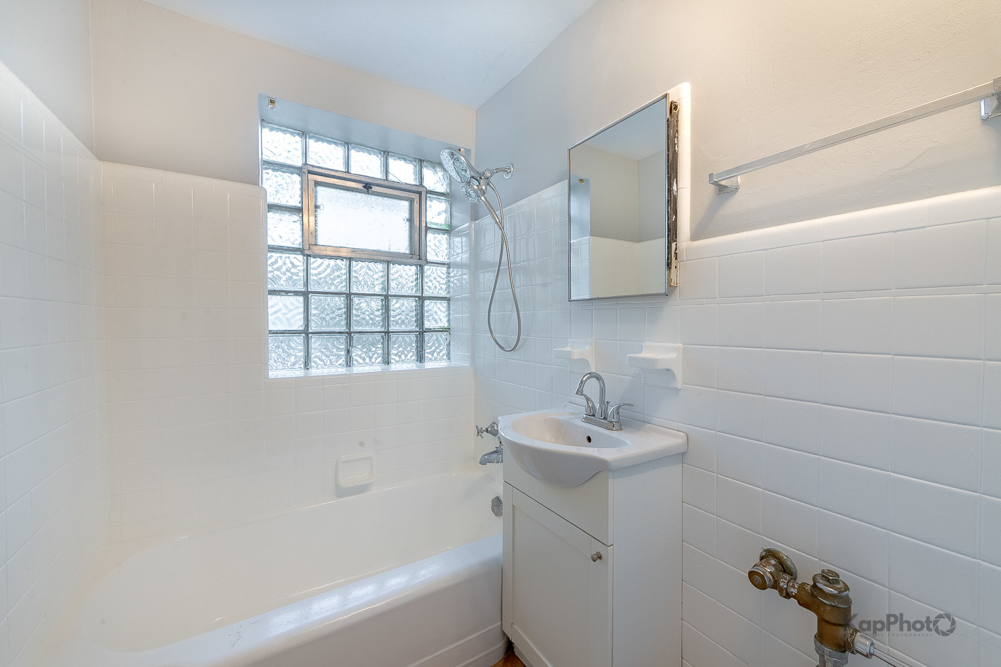 2051 E 72nd Street Unit: 1B