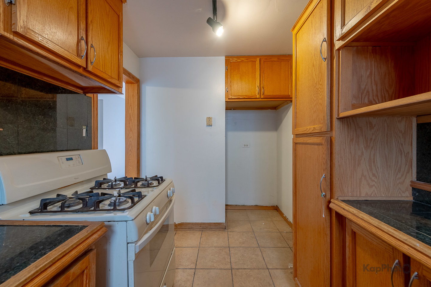 2051 E 72nd Street Unit: 1B