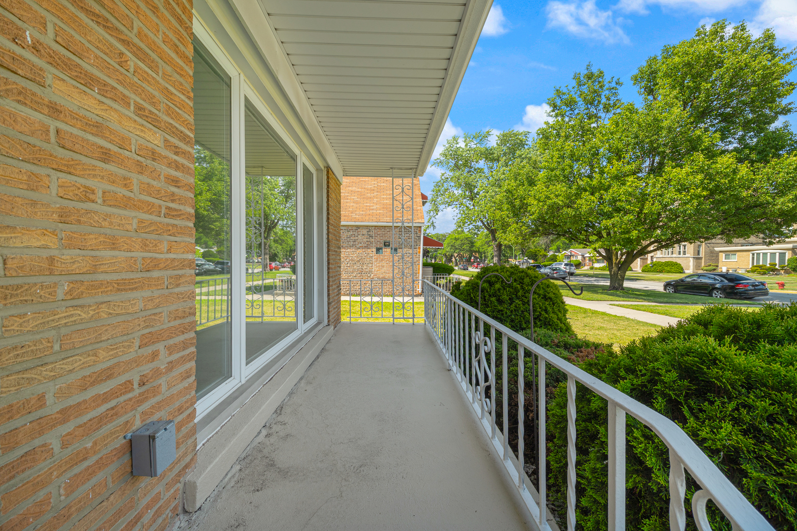 8532 S Prairie Avenue