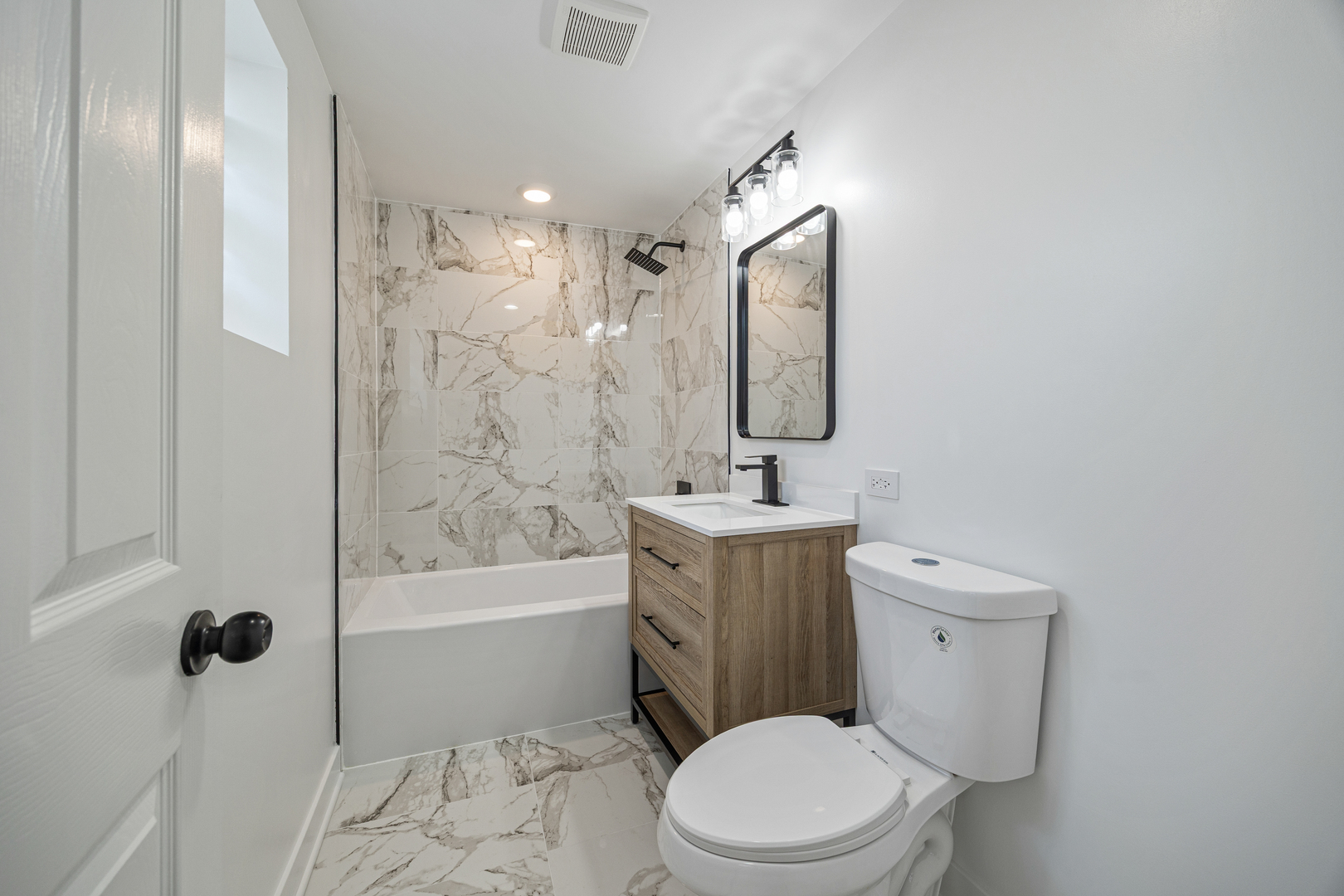 8532 S Prairie Avenue