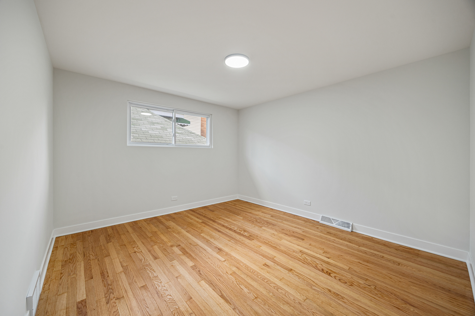 8532 S Prairie Avenue