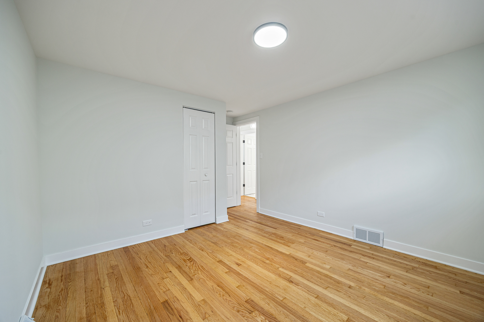 8532 S Prairie Avenue