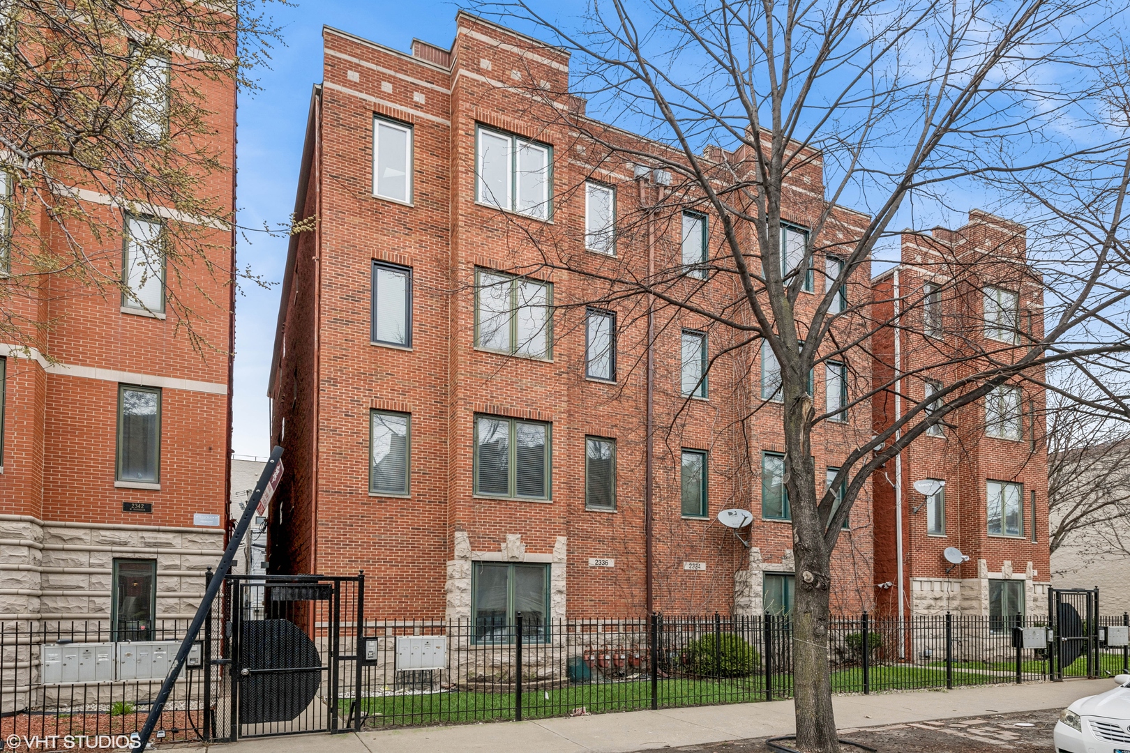 2336 W HARRISON Street Unit: 4