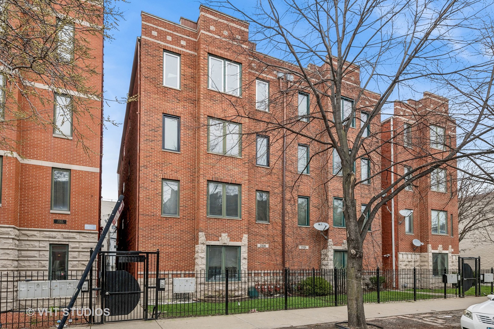 2336 W HARRISON Street Unit: 4