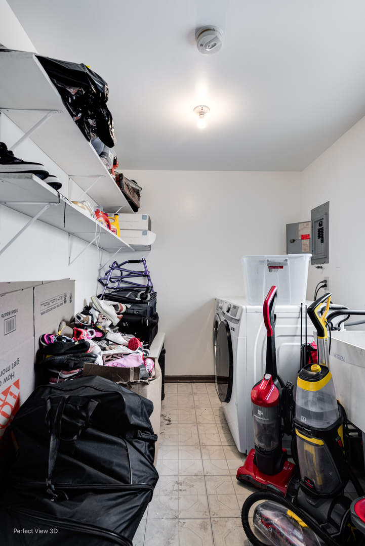 9821 S RIDGELAND Avenue