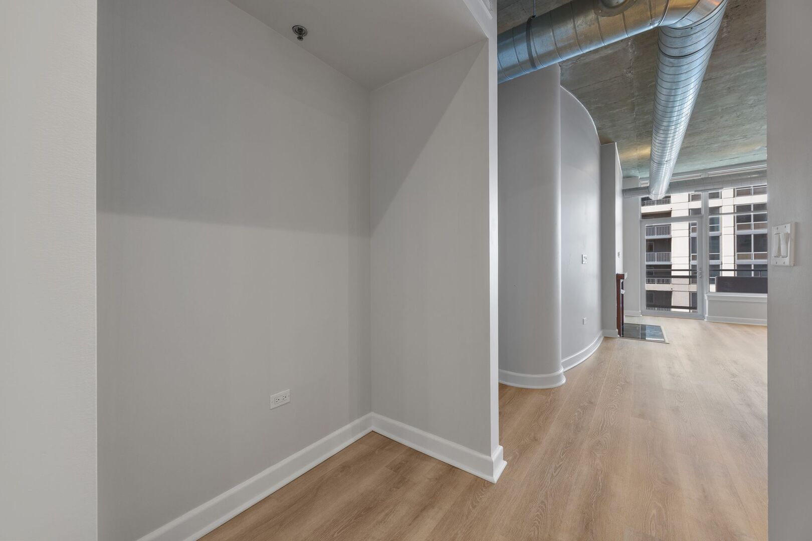 1305 S MICHIGAN Avenue Unit: 1406