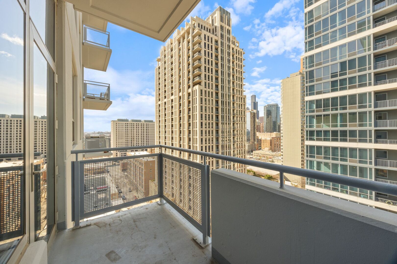 1305 S MICHIGAN Avenue Unit: 1406