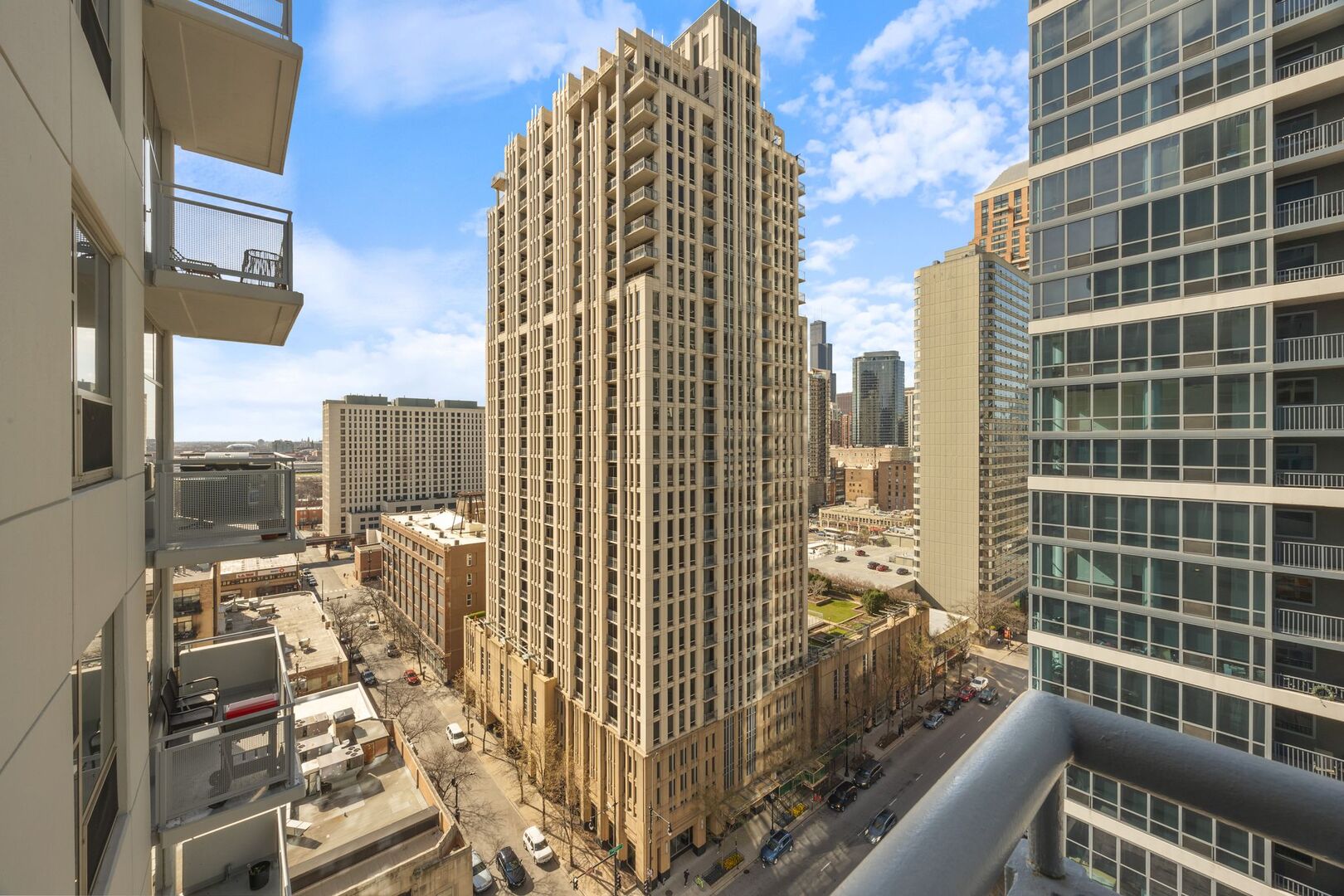 1305 S MICHIGAN Avenue Unit: 1406