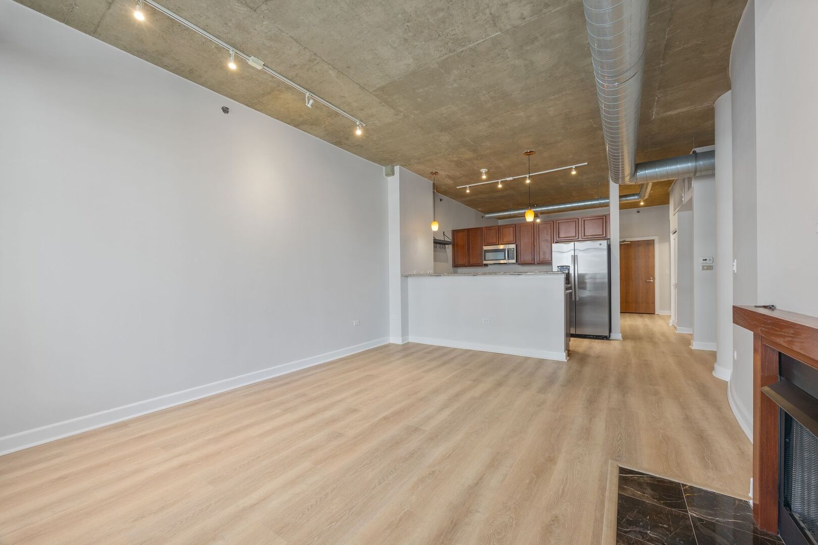 1305 S MICHIGAN Avenue Unit: 1406