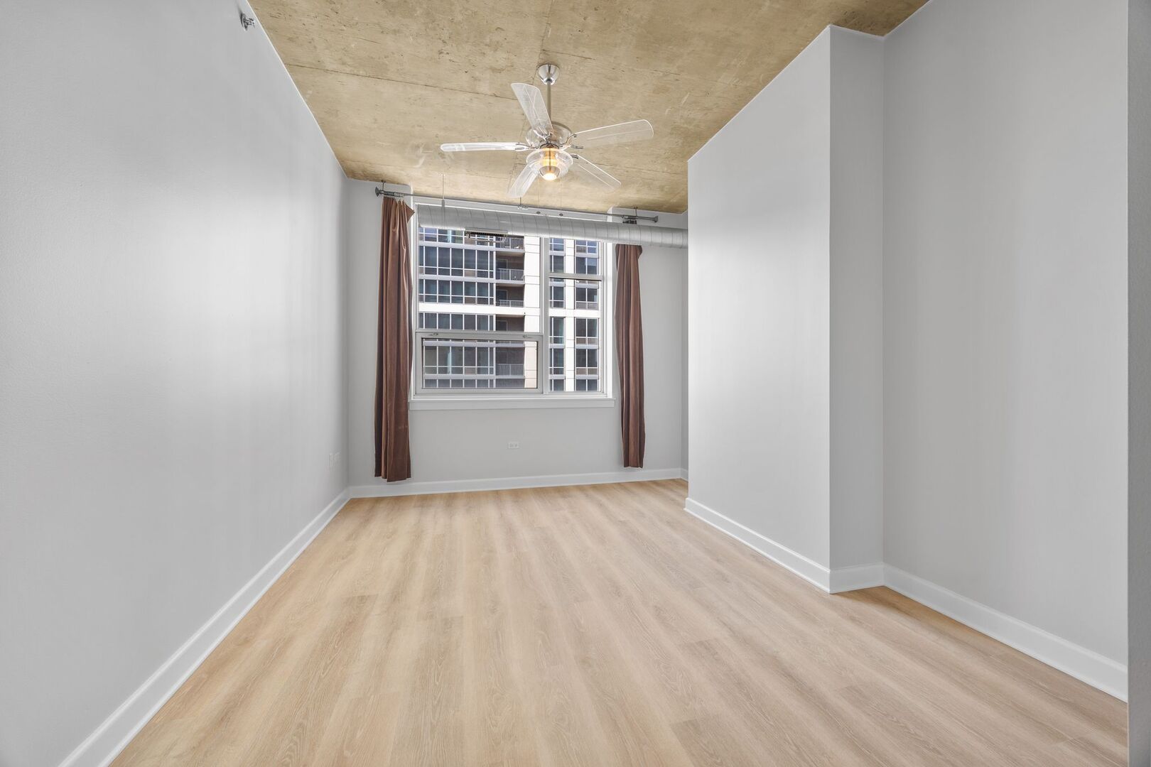 1305 S MICHIGAN Avenue Unit: 1406