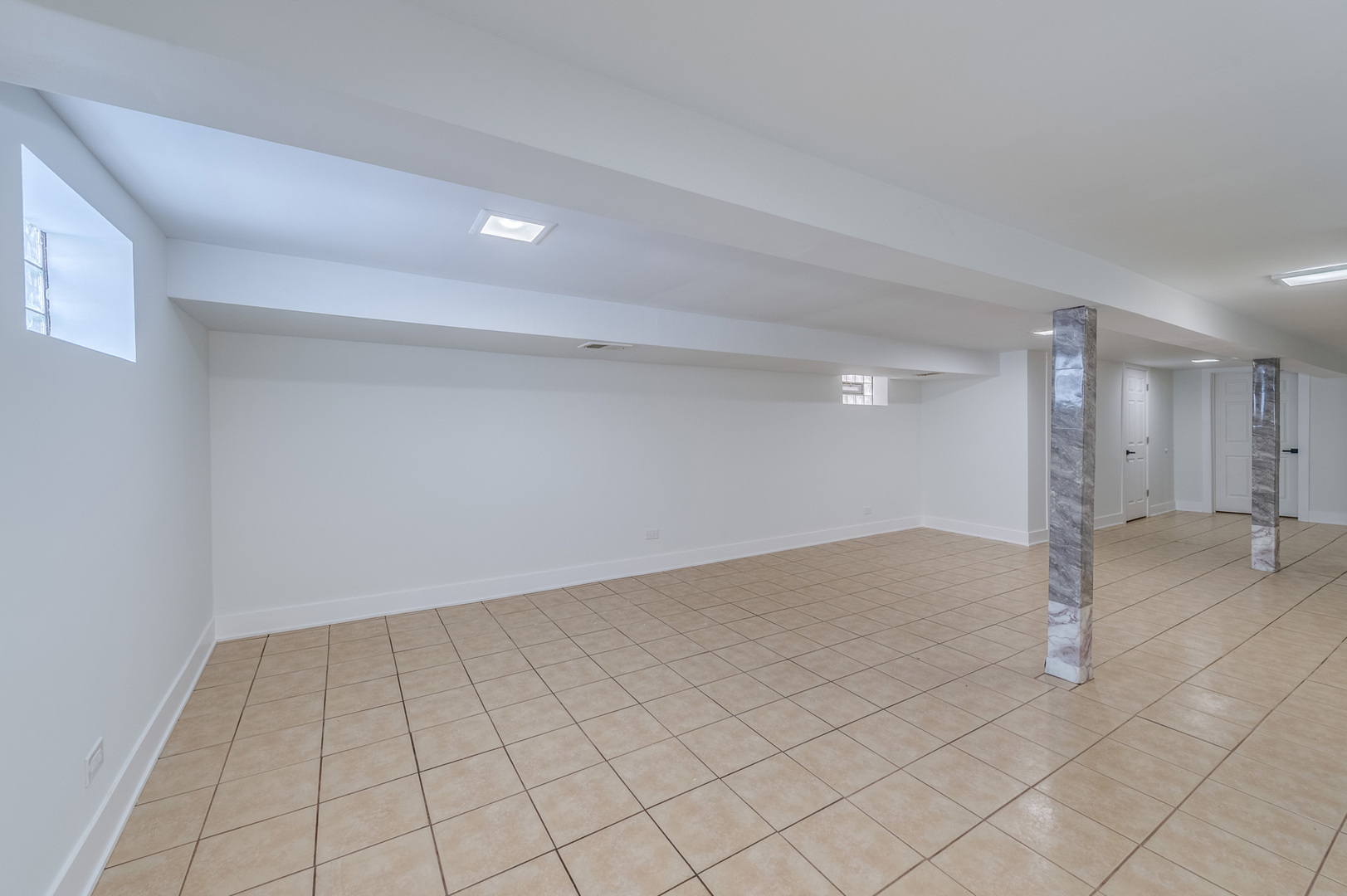 420 N Hamlin Avenue