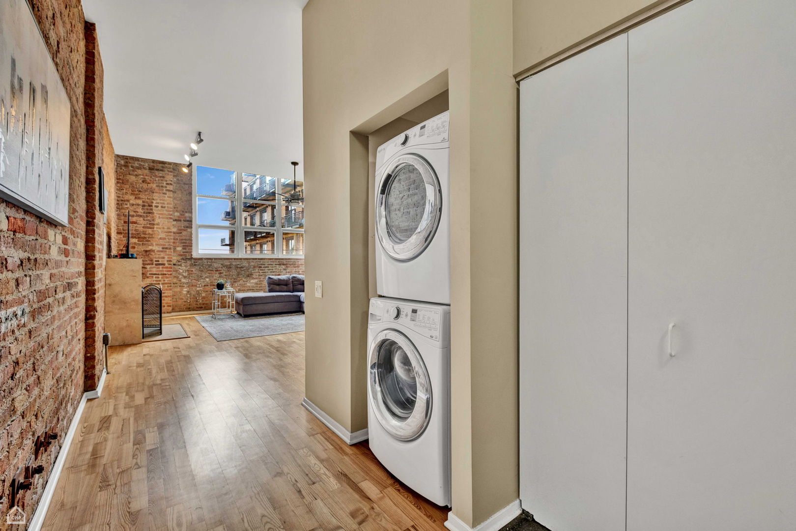 1631 S Michigan Avenue Unit: 310