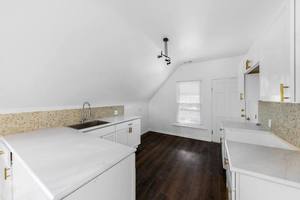 23 W 109th Place Unit: 1