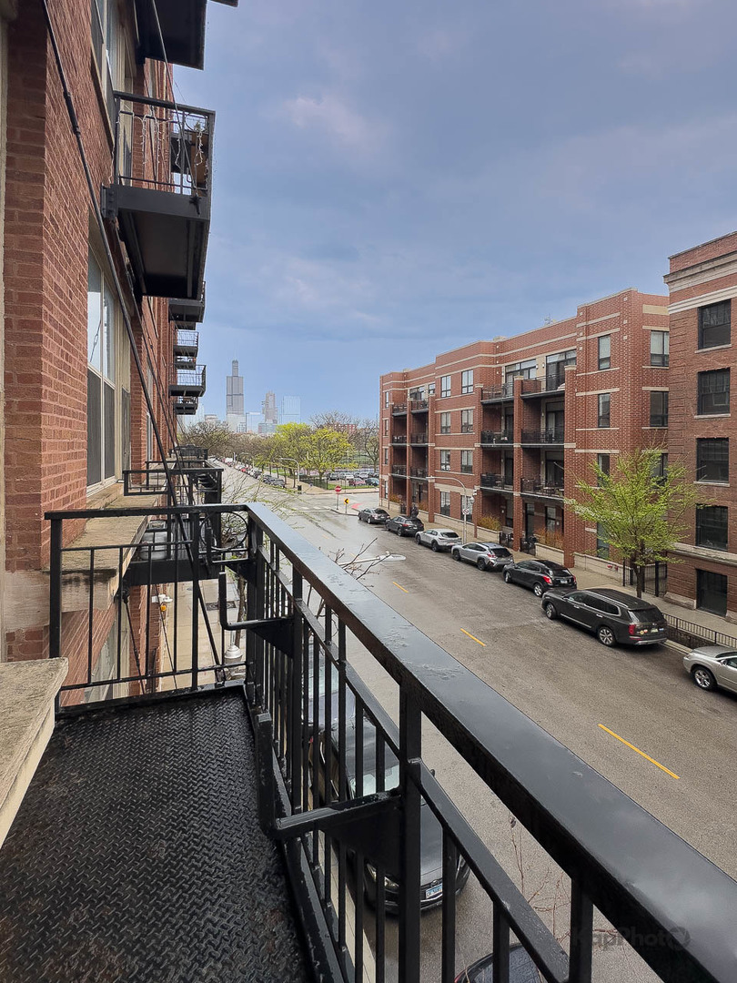 1500 W Monroe Street Unit: 312