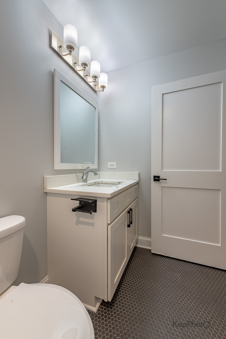 1500 W Monroe Street Unit: 312