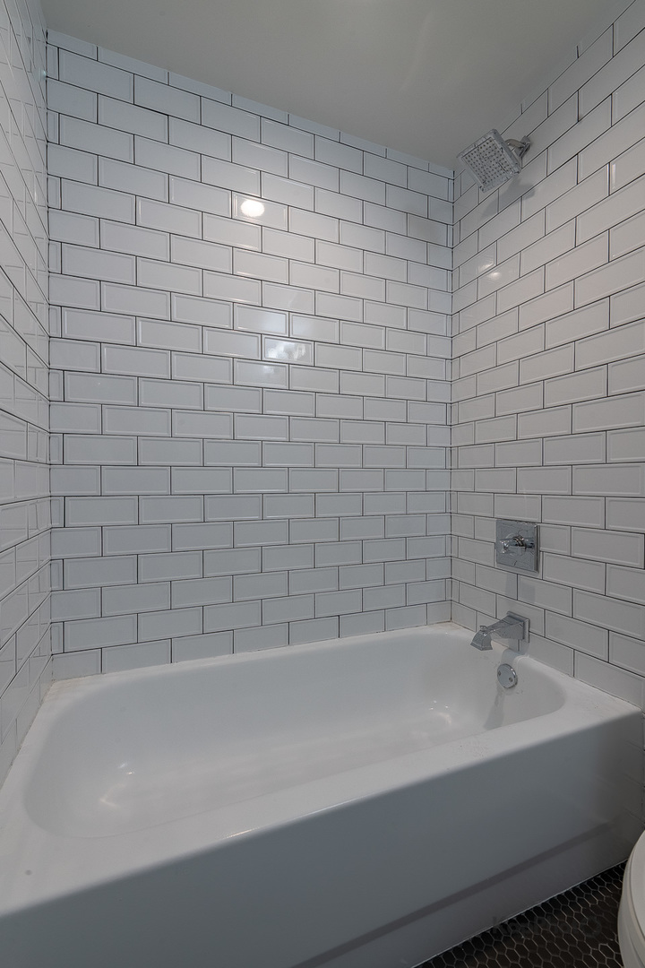 1500 W Monroe Street Unit: 312