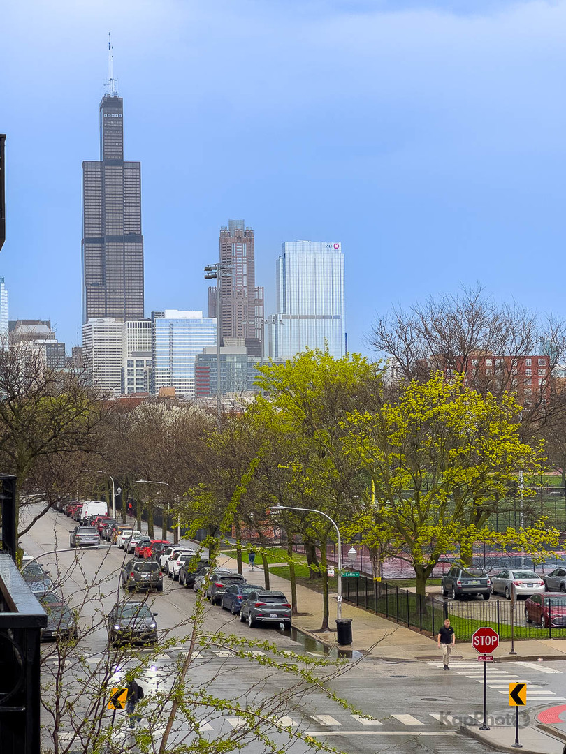 1500 W Monroe Street Unit: 312