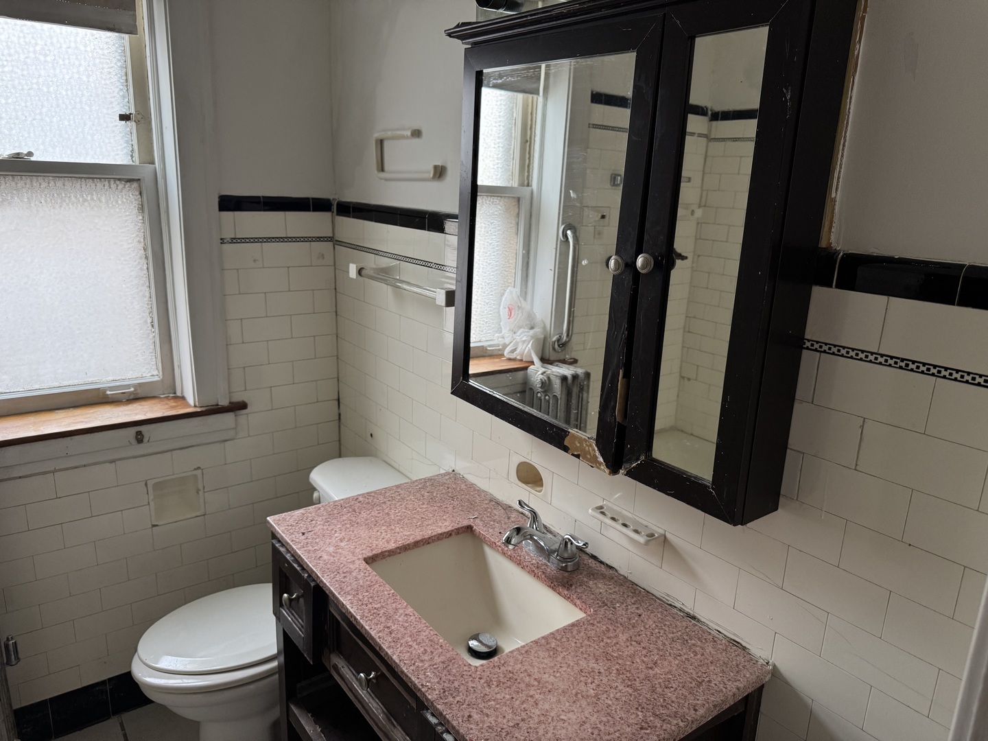 2542 E 78th Street Unit: 2E