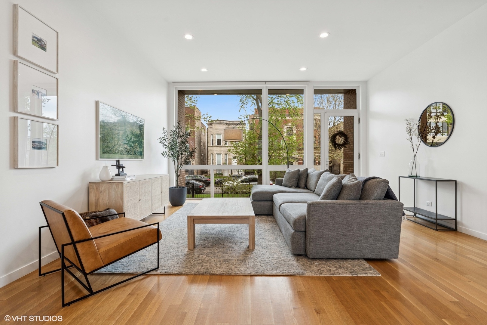 6233 S Greenwood Avenue