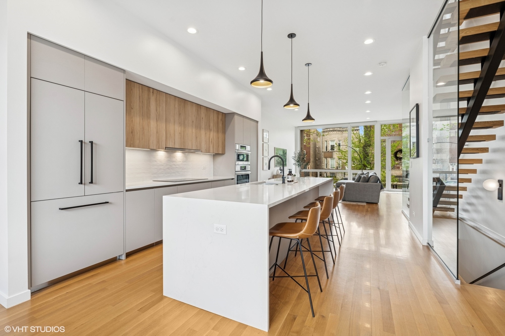 6233 S Greenwood Avenue