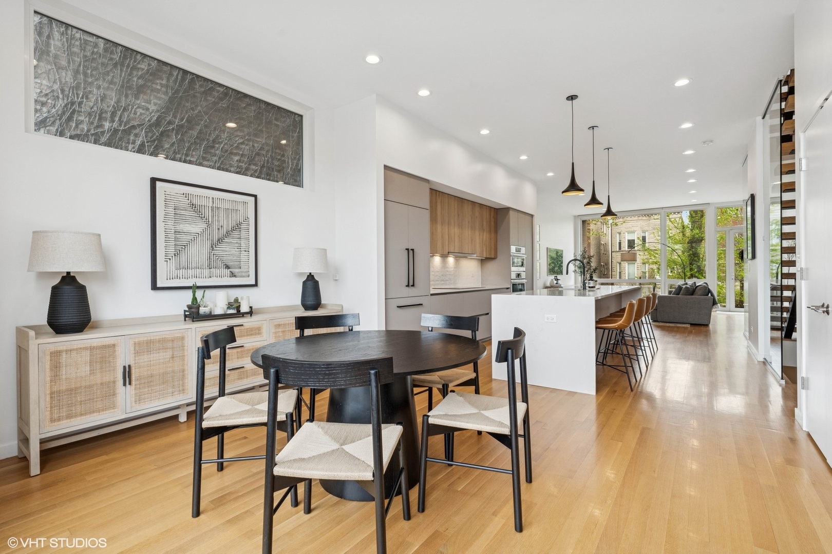 6233 S Greenwood Avenue