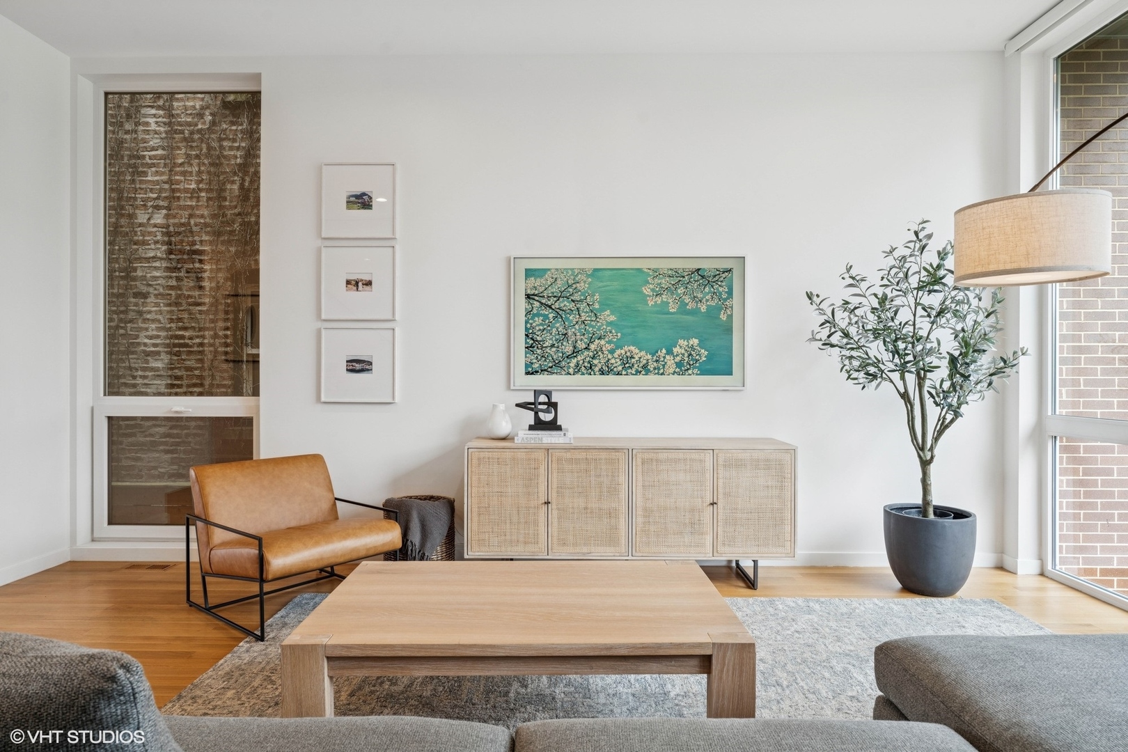 6233 S Greenwood Avenue