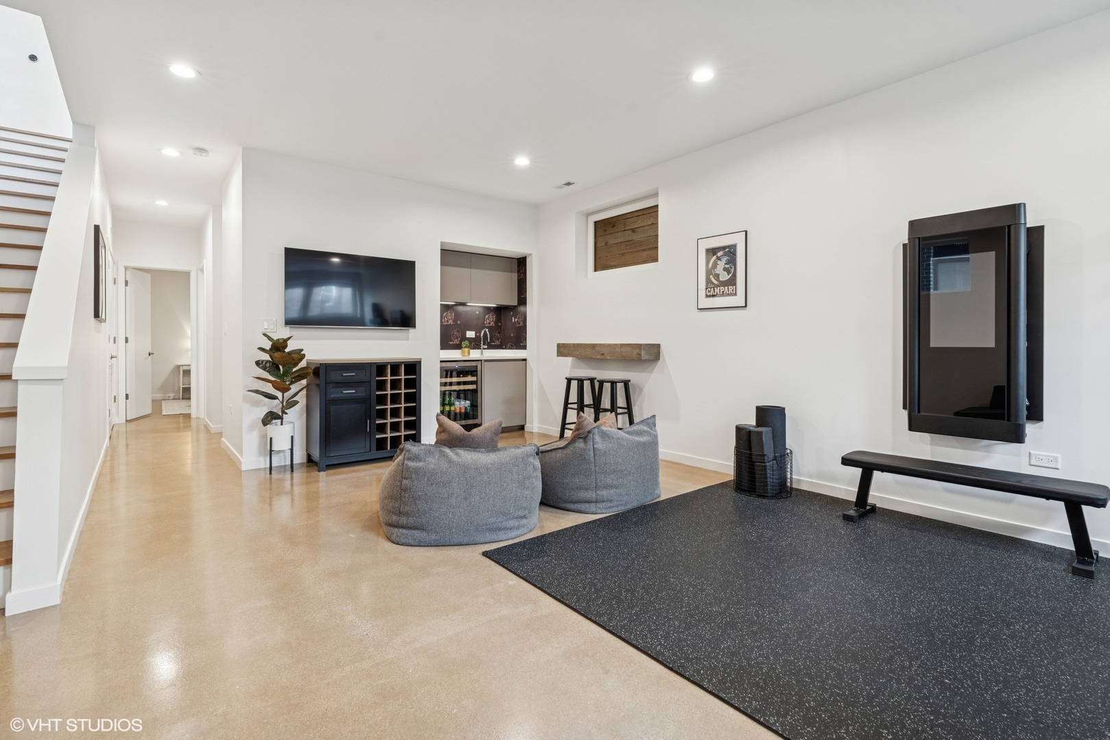 6233 S Greenwood Avenue