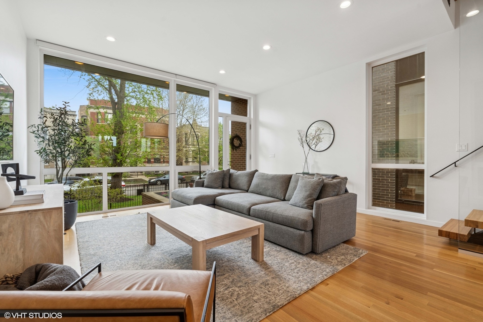 6233 S Greenwood Avenue