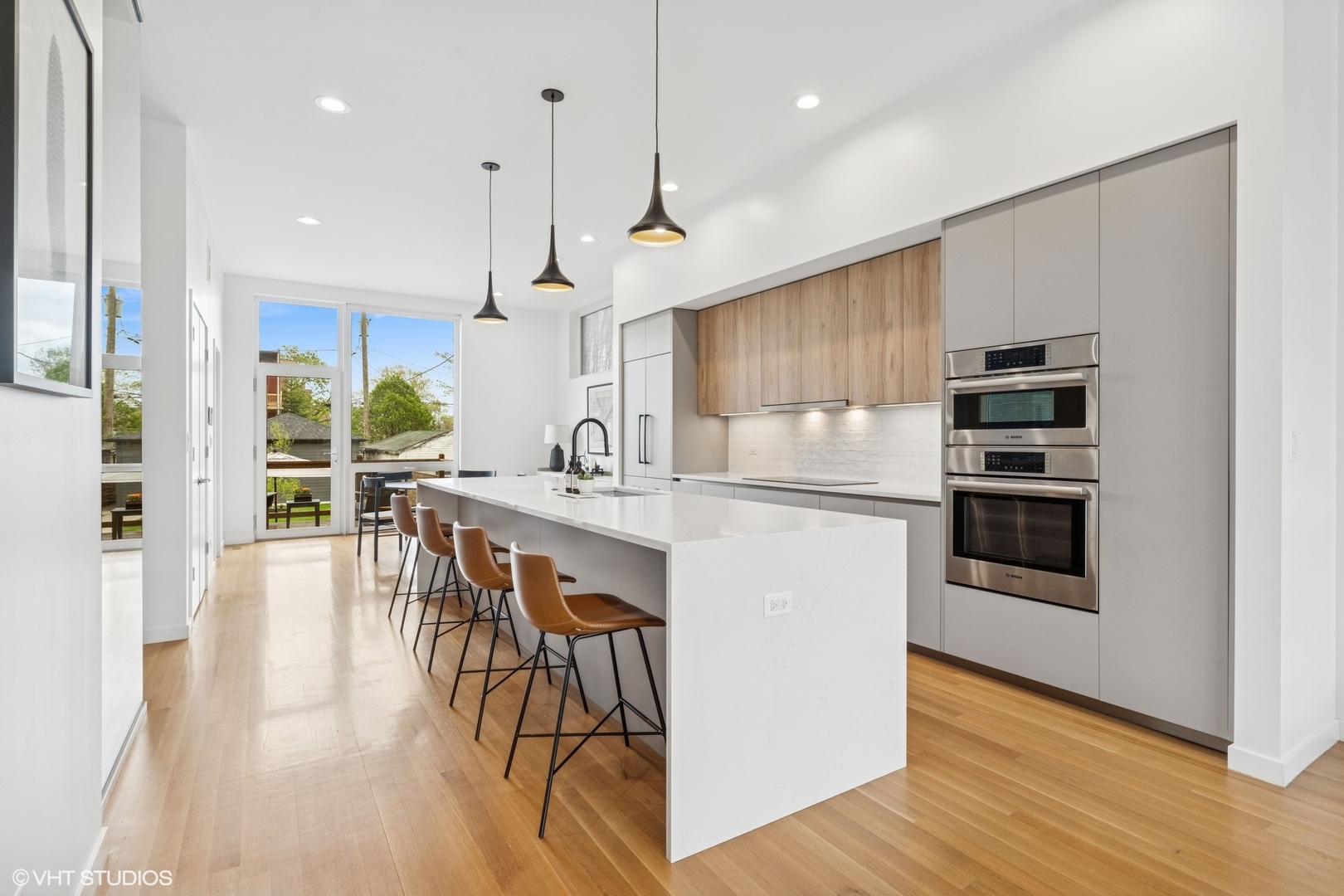 6233 S Greenwood Avenue