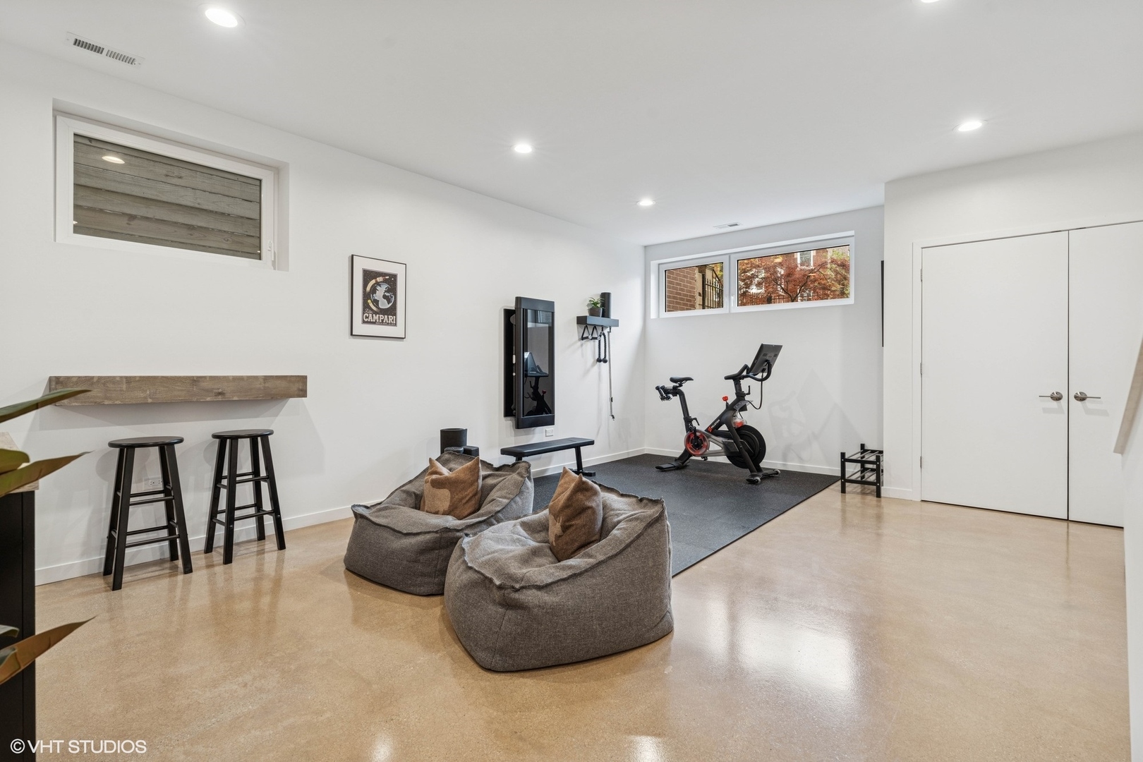 6233 S Greenwood Avenue