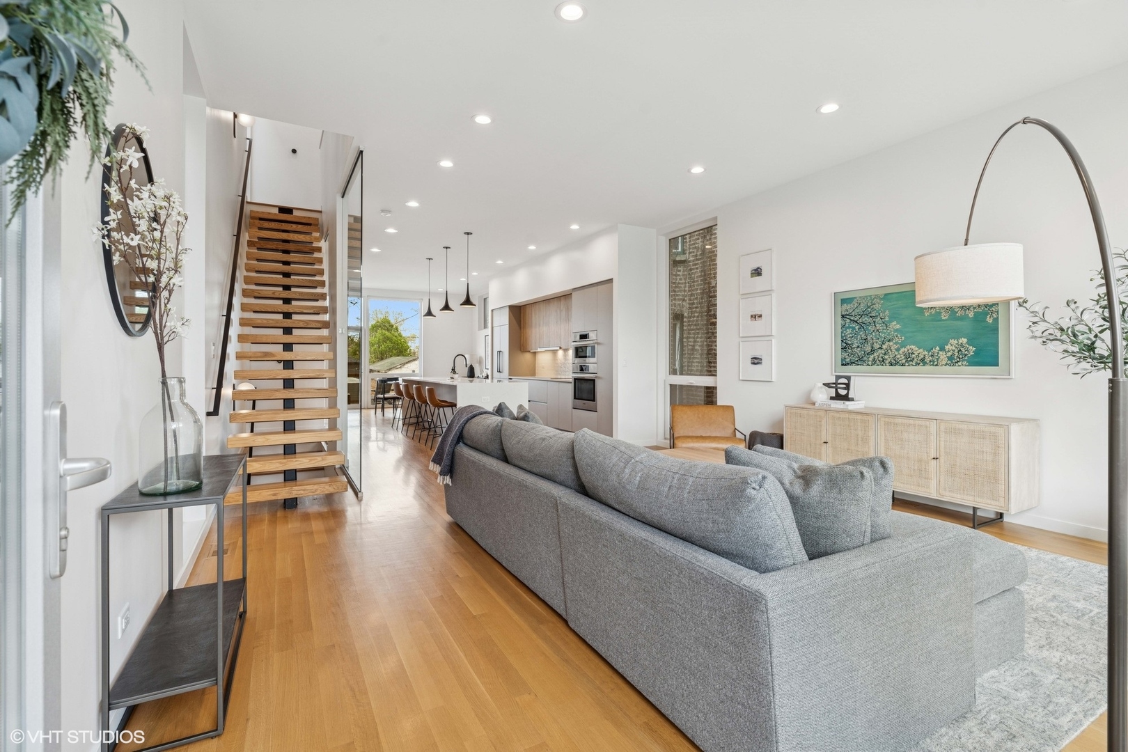 6233 S Greenwood Avenue